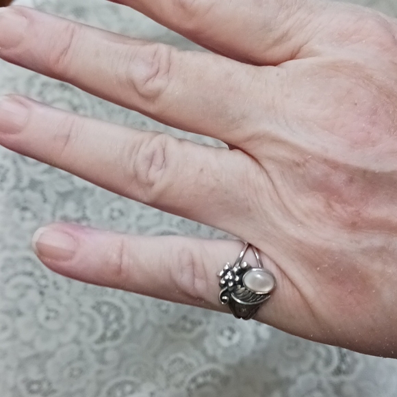 Beautiful Vintage Sterling Ring Size 5.75 - Picture 6 of 6